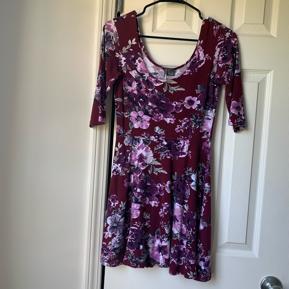 Skater style dress - Picture 1 of 3